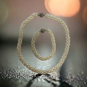 Real pearls cluster necklace and bracelet set